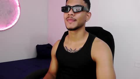 instagram damiannreed. online show from February 11, 1:31 am