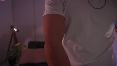 insta damn8   --------  online show from November 4, 11:39 pm