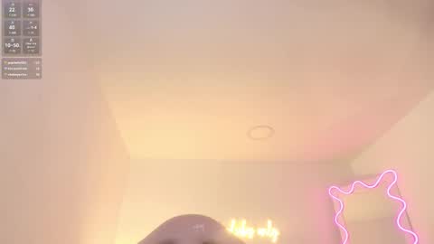 Snapshot of damii_tay chatting on February 23, 9:55 am Damii online show from February 23, 9:55 am