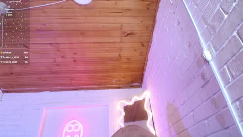 Snapshot of damii_tay chatting on January 23, 10:01 am Damii online show from January 23, 10:01 am