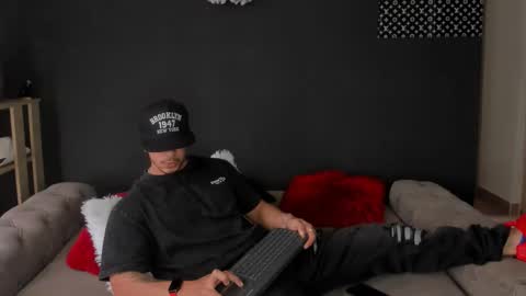 INSTAGRAM  DAMMIANMILLEROFICIAL online show from January 5, 5:27 pm