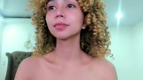 Snapshot of damnperfectxx chatting on September 26, 1:24 am damnperfectxx online show from September 26, 1:24 am