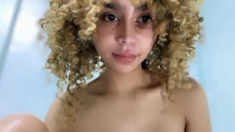 damnperfectxx online show from April 22, 3:02 am