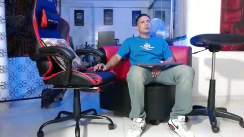 damyan_2003 online show from December 25, 1:31 am