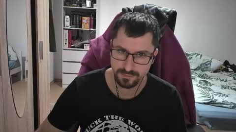 King Dan online show from November 2, 9:15 pm