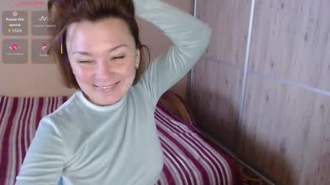 Snapshot of danbie_leen chatting on October 15, 10:49 am danbie_leen online show from October 15, 10:49 am
