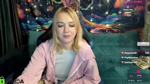 dances_queen online show from January 15, 8:34 am