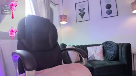 Dandara   online show from December 15, 8:05 pm