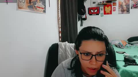 dani y jocelyn online show from November 4, 10:11 pm