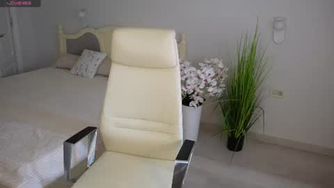 dani_kittys online show from July 31, 8:37 am