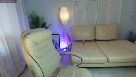 dani_kittys online show from June 25, 8:52 am