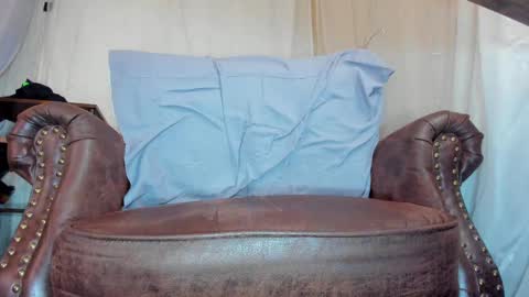 Snapshot of danidollxxx chatting on February 15, 9:38 am danidollxxx online show from February 15, 9:38 am