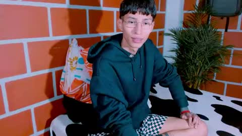 daniel_deluxx online show from June 25, 3:03 am