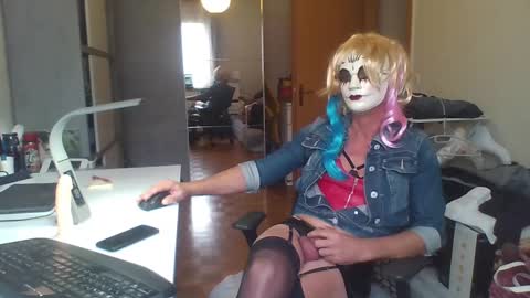 newcumer online show from January 9, 11:14 am