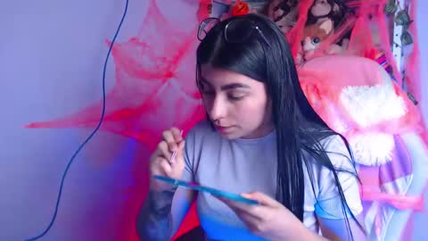 Snapshot of daniela_cute22 chatting on October 21, 4:43 pm DANIELA online show from October 21, 4:43 pm