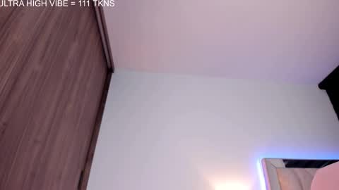  independent model   online show from November 26, 1:03 am