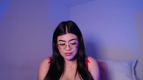 Snapshot of daniela_valencia chatting on December 23, 7:20 pm Lucia online show from December 23, 7:20 pm