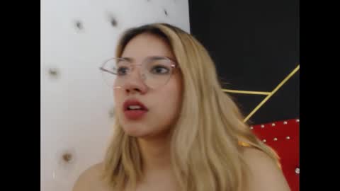 danielawidx online show from March 18, 1:33 am