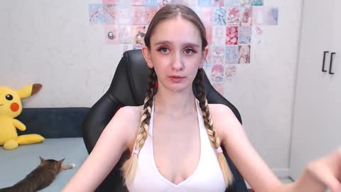 Daniella Martin online show from March 11, 12:33 am