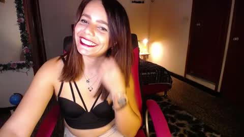 Angie online show from October 12, 8:32 pm