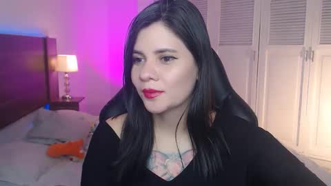 daniellerain online show from December 16, 11:33 pm