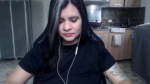 daniellerain online show from February 2, 8:27 pm