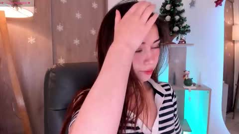 Danielle Rose online show from December 18, 10:05 pm