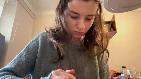 Mia online show from October 27, 8:25 am