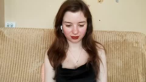 Mia online show from May 27, 1:41 pm