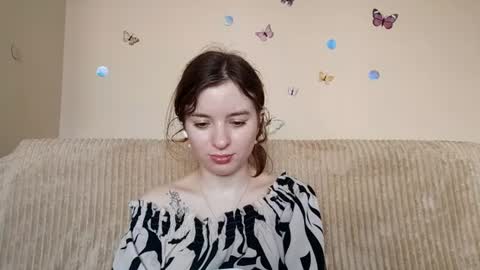 Mia online show from July 18, 11:45 am
