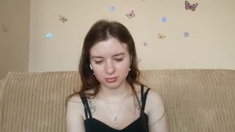 Mia online show from July 22, 11:01 am