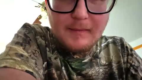 Daniel    y. online show from March 31, 8:42 pm