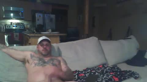 Snapshot of danifunderburg86 chatting on February 26, 6:08 am DaniLove online show from February 26, 6:08 am
