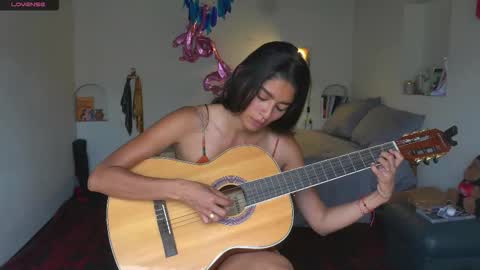 danalle .. online show from January 9, 5:51 pm