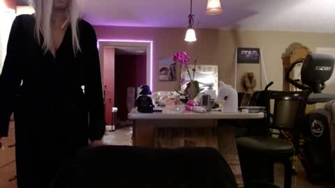 DanikaWhite69 online show from May 20, 1:06 pm