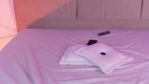 danisarzosa online show from March 1, 12:04 am