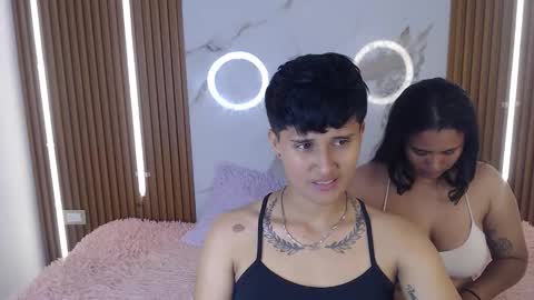 Danniela y Victoria online show from March 18, 9:42 pm