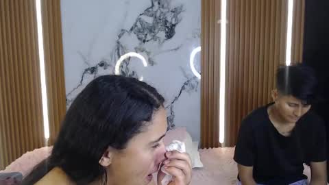 Danniela y Victoria online show from April 25, 7:44 pm