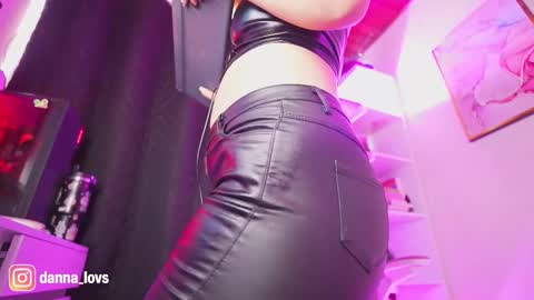 Danna Lovs online show from October 29, 7:25 pm