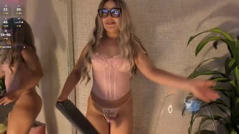 Danna Ortega online show from April 18, 11:34 am