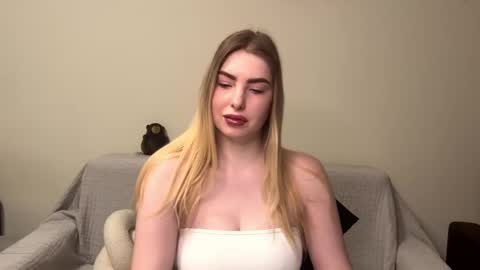 Snapshot of dannamissss chatting on March 3, 11:33 am dannamissss online show from March 3, 11:33 am