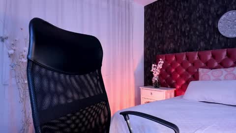 Danna online show from March 3, 2:28 pm