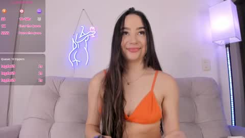 Snapshot of dannate1 chatting on December 4, 12:46 am danna online show from December 4, 12:46 am