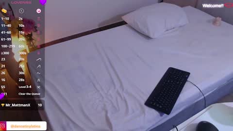 Snapshot of dannatiny chatting on December 13, 7:32 pm Danna online show from December 13, 7:32 pm