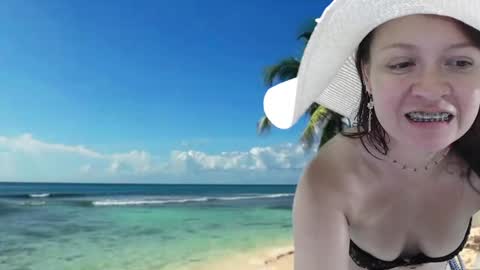 Snapshot of dannatiny chatting on January 8, 3:28 pm Danna online show from January 8, 3:28 pm