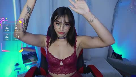    online show from March 31, 9:15 pm