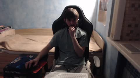 Danny online show from December 9, 3:29 am