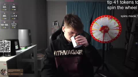 Snapshot of dantebigboi chatting on October 11, 12:43 pm Daniel online show from October 11, 12:43 pm