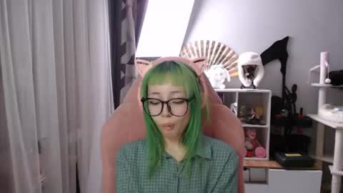 danyelleeyermann online show from July 28, 7:39 pm
