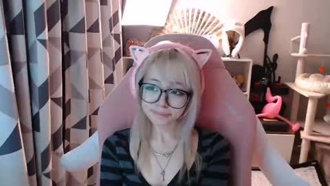 danyelleeyermann online show from July 22, 5:26 pm